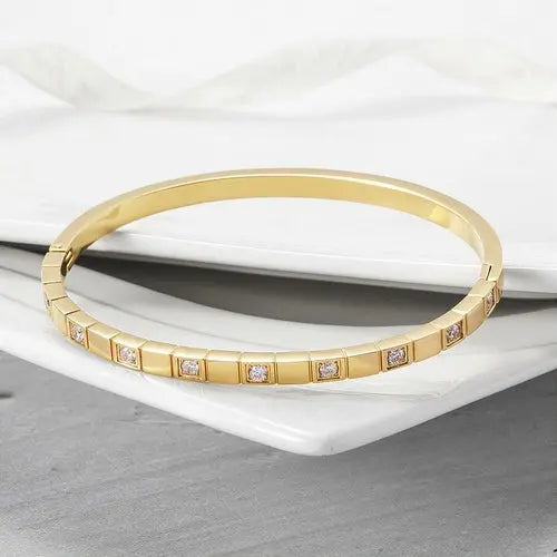 ALTERNATE PAVÉ STONE HINGED BANGLE My Store