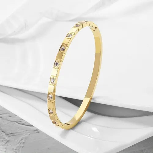 ALTERNATE PAVÉ STONE HINGED BANGLE My Store