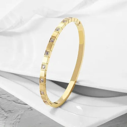 ALTERNATE PAVÉ STONE HINGED BANGLE    My Store